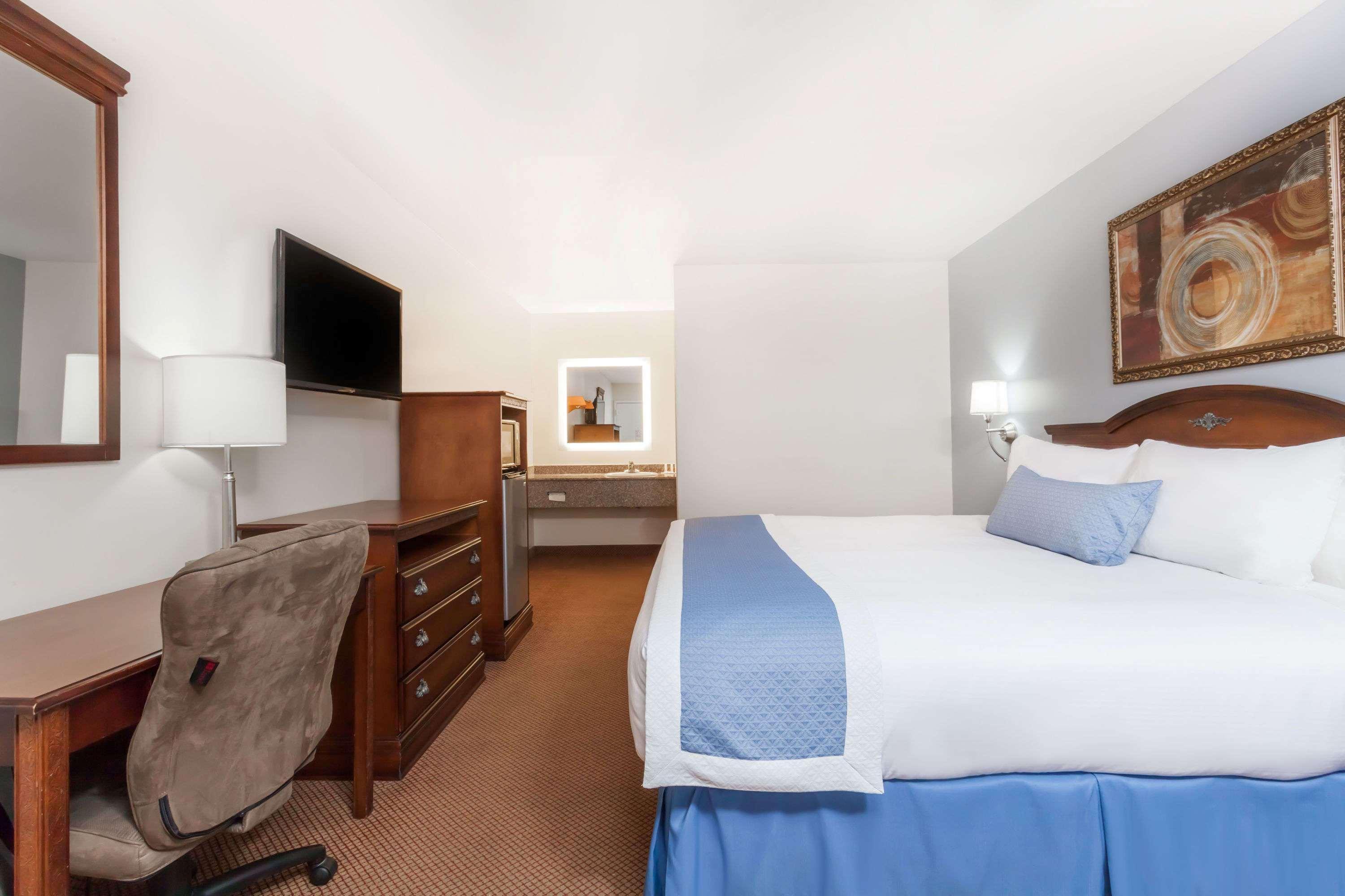 Days Inn By Wyndham Hampton Exterior photo